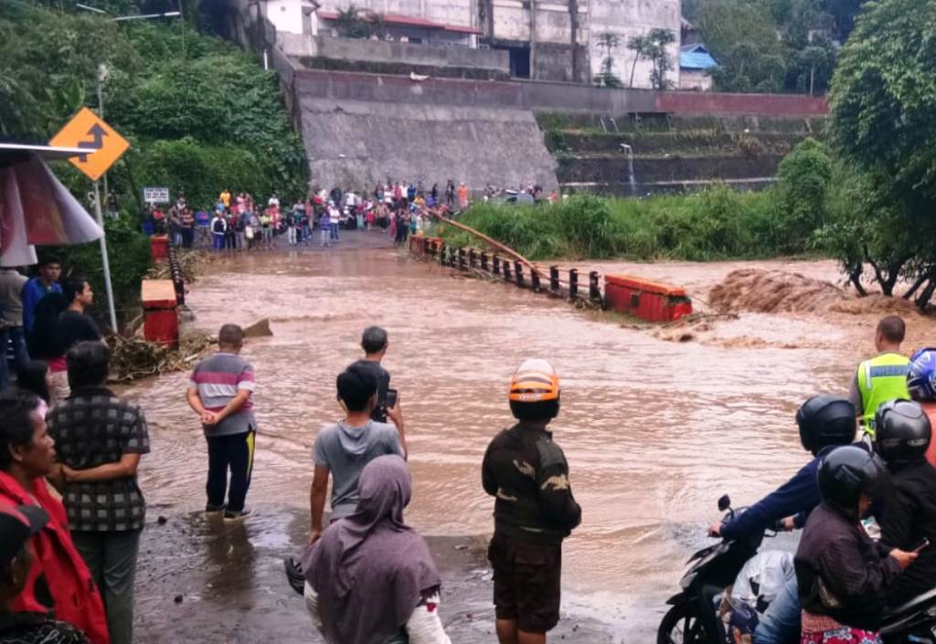 580 Hantu Air Sungai Musi HD Terbaik